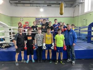 На базе спортивного комплекса «Химик» прошла открытая тренировка по боксу в рамках партийного проекта «Единой России» «Старший брат»