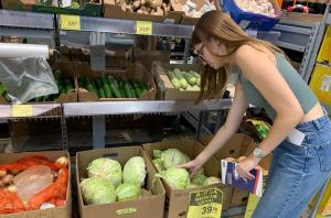 Воскресенские единороссы продолжают мониторинг цен на сезонные продукты