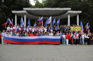 Сегодня мы отмечаем один из главных государственных праздников — День Государственного флага Российской Федерации 