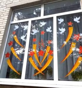 В Воскресенске активисты и сторонники «Единой России» присоединились к акции «Окна Победы»