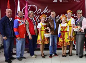 Глава городского округа Воскресенск Алексей Малкин побывал на избирательных участках в Белоозёрском, в Ашитково и в мкр. Москворецкий 