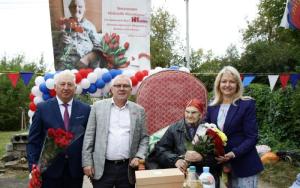 Члены и сторонники партии «Единой России» поздравили долгожительницу Воскресенска со 101-м днём рождения