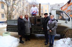 Воскресенский партактив передал гуманитарную помощь в Центр помощи семьям мобилизованных 