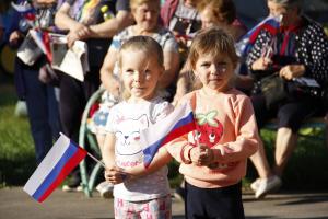 Жители домов по улице Центральной отметили День двора