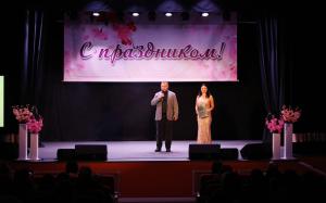 В преддверии Дня матери в Доме культуры р.п. им. Цюрупы МУ «ВКМЦК и Т «Истоки» была проведена концертная программа «Мама – ангел на земле»