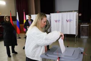 Алексей Малкин проверил, как проходит голосование на избирательных участках Воскресенска