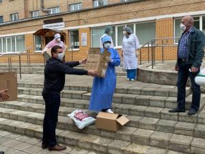 Евгений Аксаков принял участие в передаче средств защиты воскресенским врачам