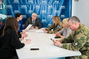 В общественной приёмной «Единой России» обсудили фронтовую поддержку: диалог без границ