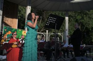 На главной сцене парка усадьбы Кривякино состоялось торжественное открытие музыкального проекта «От классики до джаза»