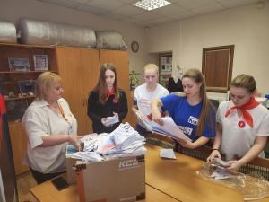 Активисты «Единой России» Воскресенска передадут письма школьников в зону СВО