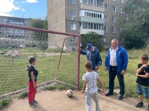 В Воскресенске активисты «Единой России» провели мониторинг футбольных ворот  