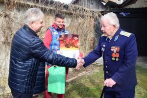 Подарки для ветерана Артема Федотовича Михайлова