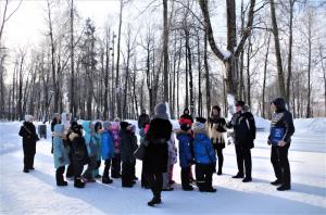 Воскресенские партийцы организовали экскурсию для школьников