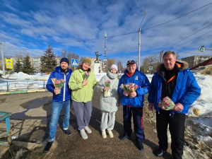 Поздравлений женщин с 8 марта на улицах города