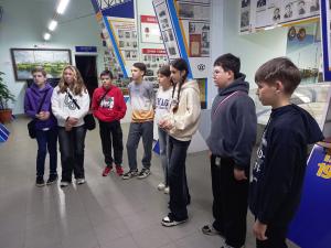 В отделе краеведения Центральной библиотеки им. Инны Гофф прошёл краеведческий час "Моя малая родина" для шестиклассников Гимназии 1