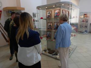 В отделе краеведения Центральной библиотеки им. Инны Гофф прошла обзорная экскурсия «Воскресенск прифронтовой» для семей участников специальной военной операции