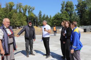 Партийцы Воскресенска проверили ход благоустройства второй части парка «Москворецкий»