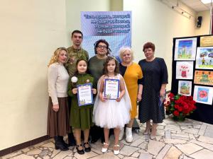 В рамках партийного проекта в городском округе Воскресенск открыта выставка детского рисунка