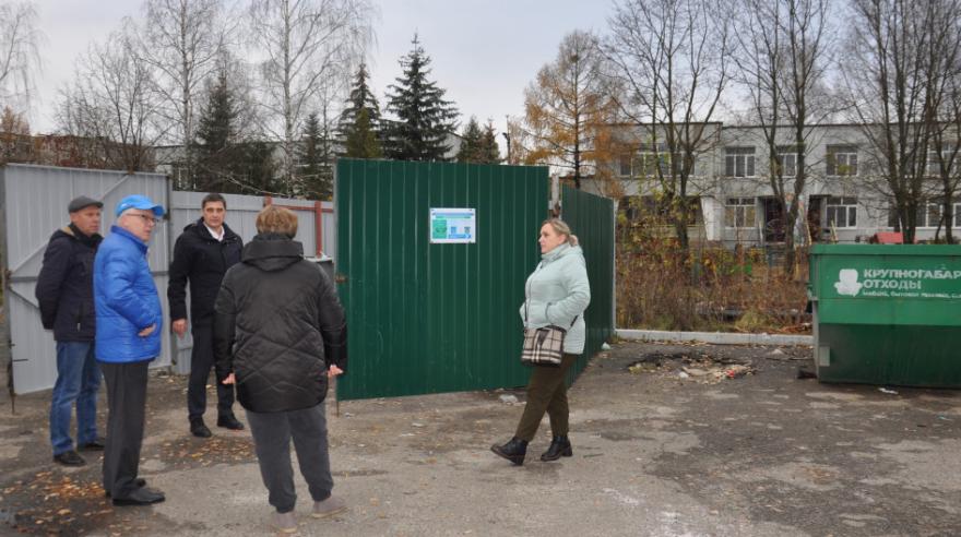 Единороссы Воскресенска проверили состояние контейнерных площадок городского округа