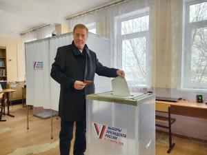 Заслуженный работник спорта Московской области Геннадий Коротеев проголосовал на выборах президента