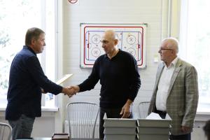 Воскресенский партактив «Единой России» подзавил с юбилеем Александра Черных