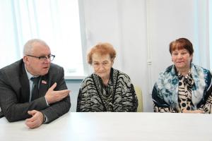 На базе общественной приёмной «Единой России» организовали неделю приёмов по вопросам старшего поколения