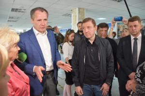 Андрей Турчак: «Единая Россия» оказывает гуманитарную помощь эвакуированным жителям Белгородской области