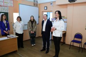 Екатерина Лобышева посетила несколько избирательных участков в Воскресенске 