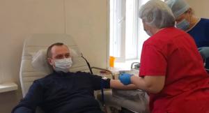 Секретарь местного отделения партии "Единая Россия" Алексей Малкин сдал кровь для пострадавших в "Крокусе" 
