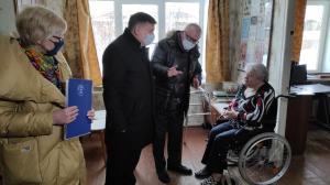 Единая Россия помогла с установкой пандуса для пенсионера в Воскресенске