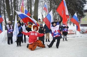 В Косяково прошел молодежный флешмоб «Мы с вами, Россия! Вместе мы сила!» 
